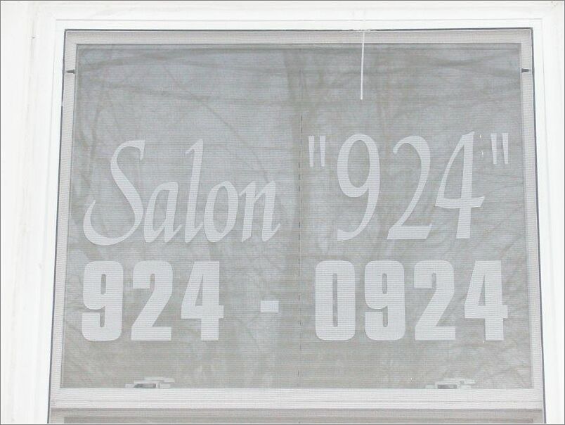 Salon 924 Window